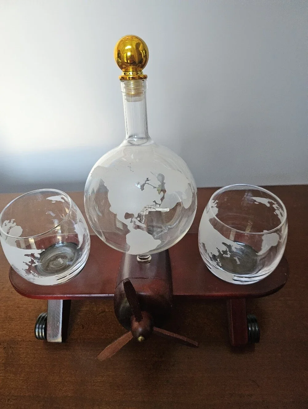 Airplne Globe Decanter Set with Etched World Map & 2 Old Fashioned Glasses